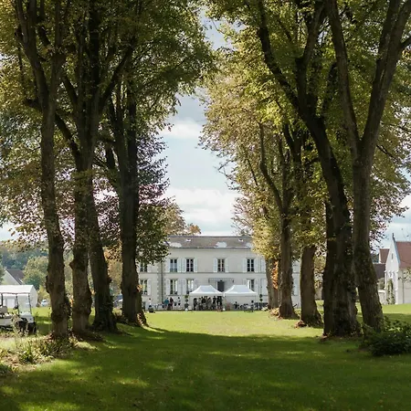 Estate With For Large Groups Near Paris *